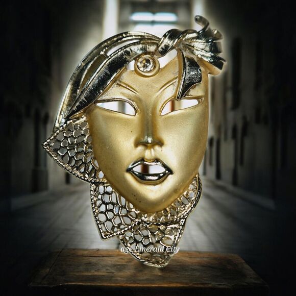 Vtg Mysterious Lady Mask Brooch 3d Hollow Masquerade Pin Matte Retro Gold Tone - Picture 11 of 11